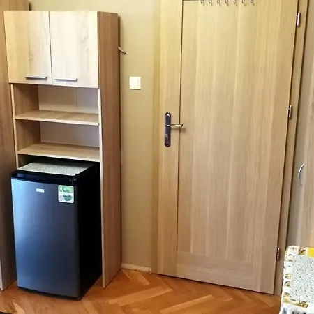 Gdanska בית אירוח ז'ירארדוב